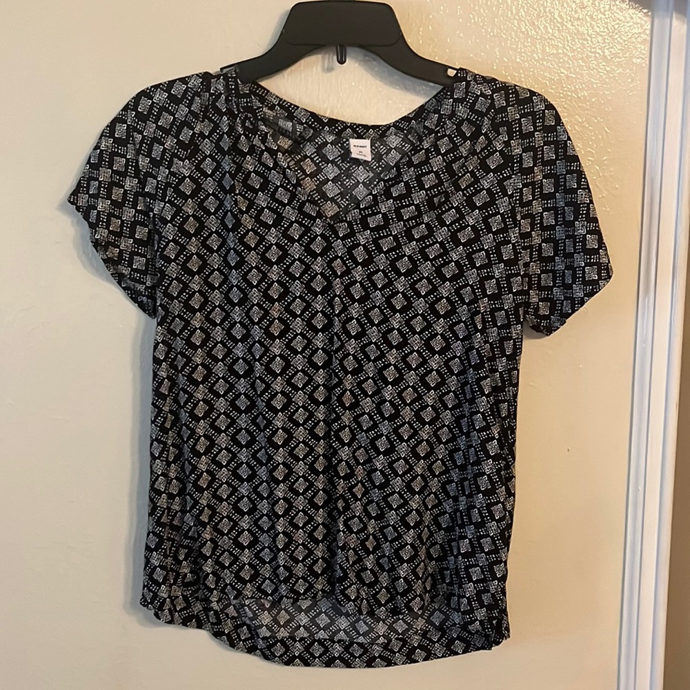 Size Small- Black and White blouse